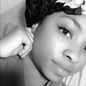 Meet your Posher, Saraah